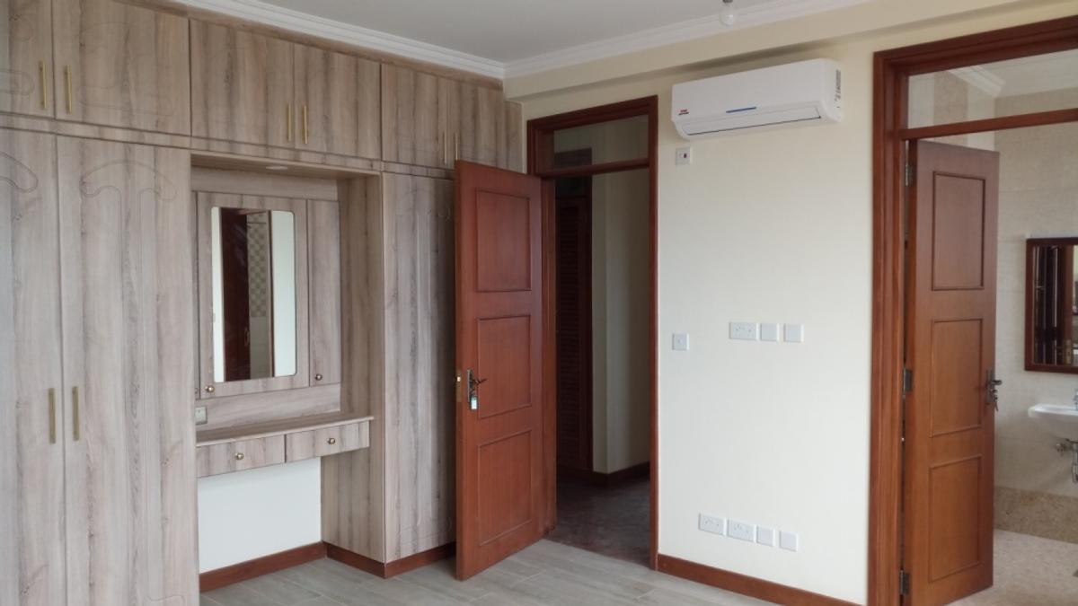 4 Bed Apartment with En Suite at Parklands Estate Nairobi - 4