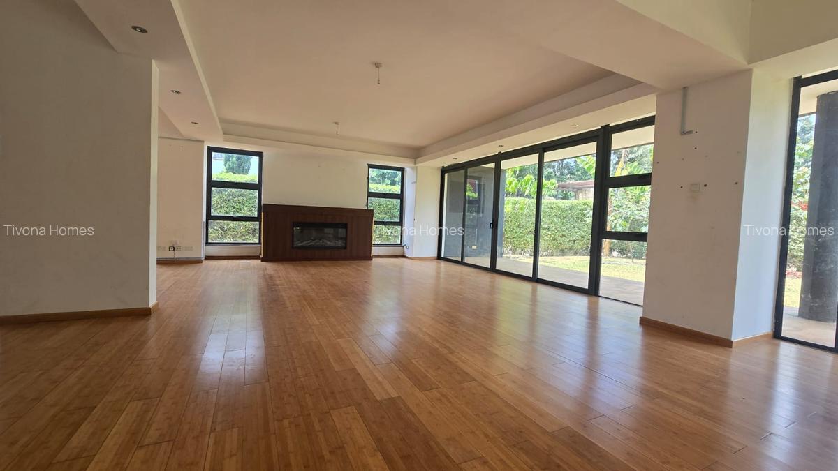 4 Bed House with En Suite in Garden Estate - 3