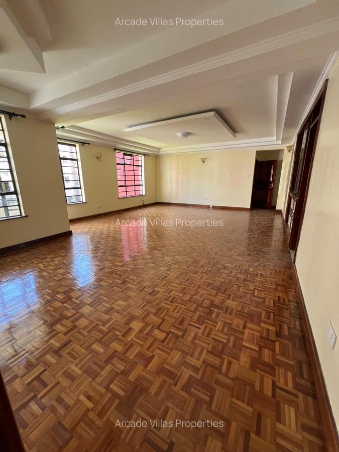 3 Bed Apartment with En Suite in Lavington - 7