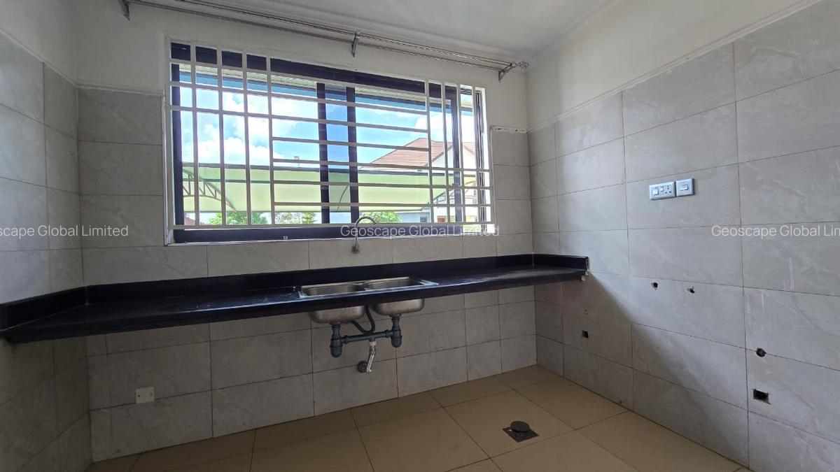 4 Bed Villa with En Suite in Kiambu Road - 10