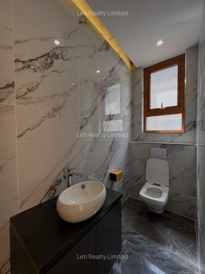 6 Bed Townhouse with En Suite in Lavington - 9