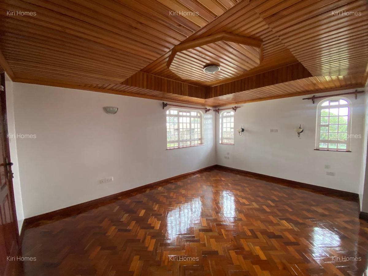 5 Bed Townhouse with En Suite in Nyari - 6