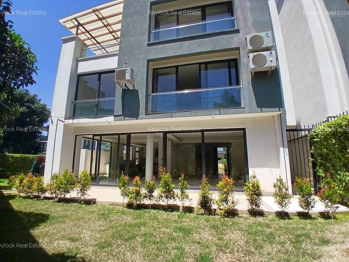 4 Bed Townhouse with En Suite at Lavington Green - 18