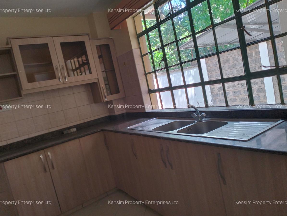 4 Bed Townhouse with En Suite in Lavington - 9