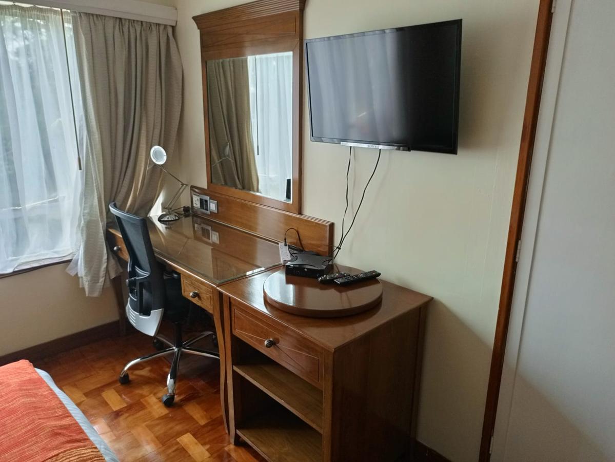 Serviced 3 Bed Apartment with Swimming Pool at State House Avenue - 19