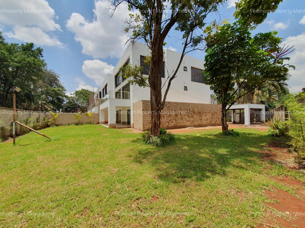 4 Bed Townhouse with En Suite in Kyuna - 2