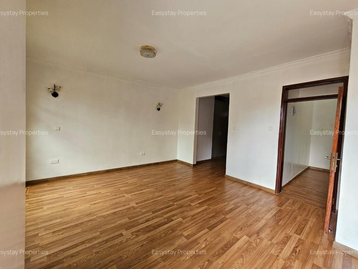 6 Bed Townhouse with En Suite in Lavington - 16