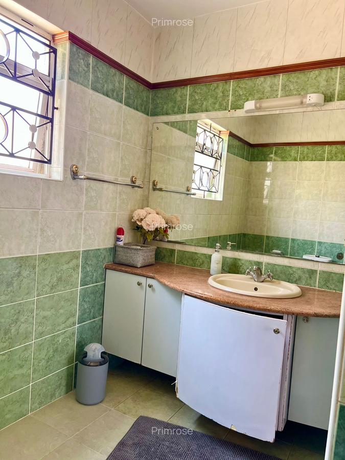 Furnished 3 Bed Apartment with En Suite in Riverside - 3