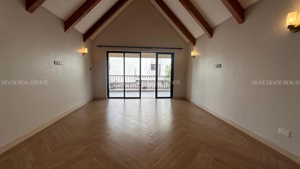 7 Bed Townhouse with En Suite in Lavington - 12