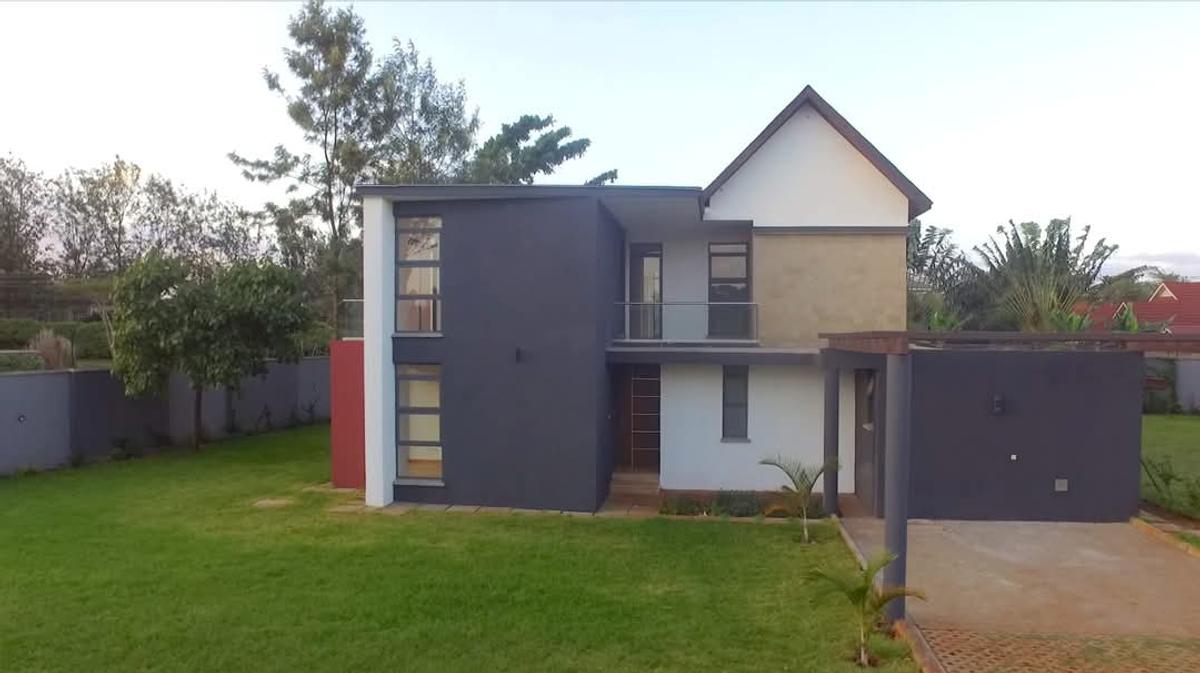 4 bed villa with en suite at alonzi road