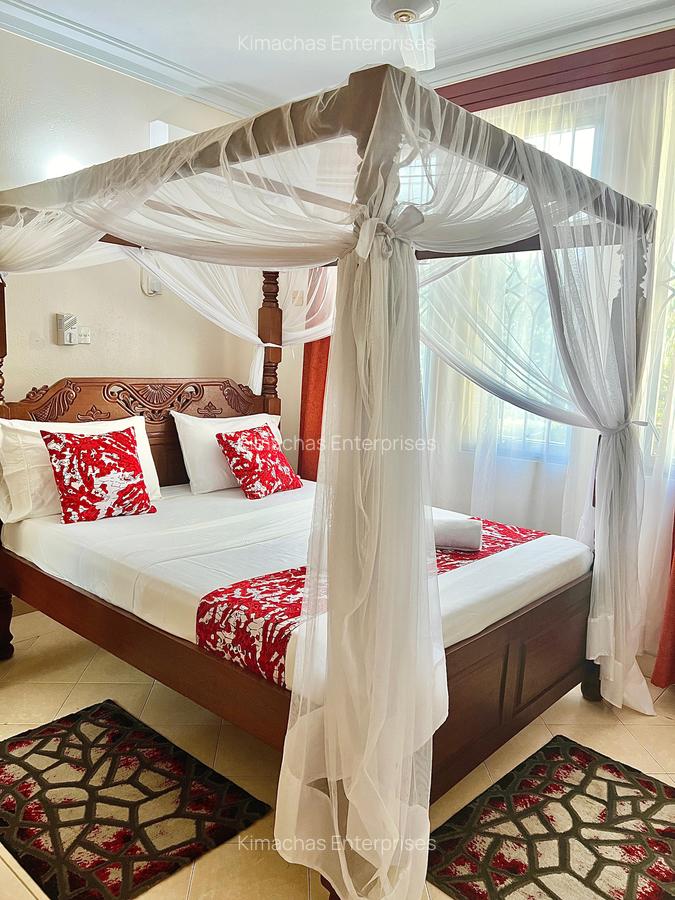 Serviced 3 Bed Apartment with En Suite at 5Th Avenue Nyali - 13