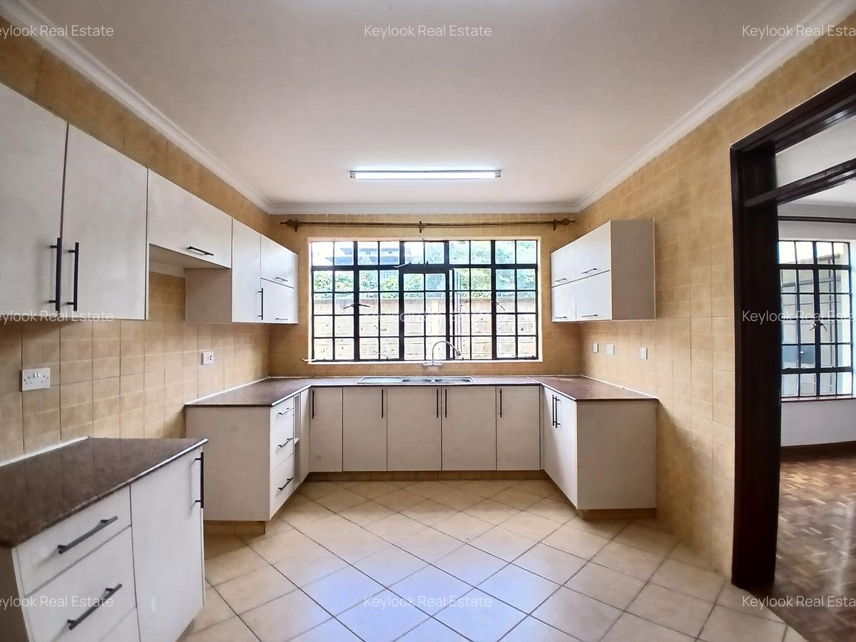 4 Bed Townhouse with En Suite at James Gichuru Road - 9