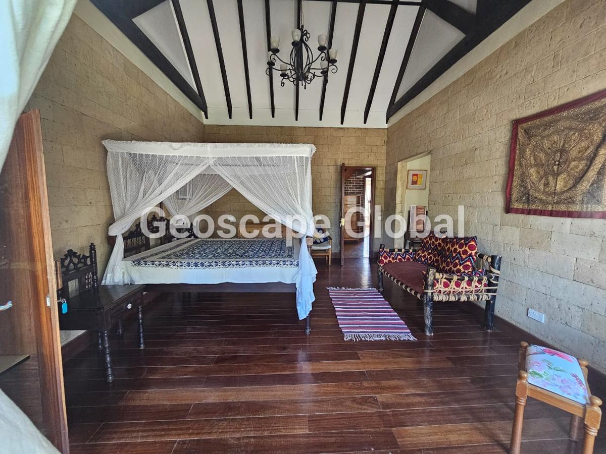 4 Bed House with En Suite in Runda - 5
