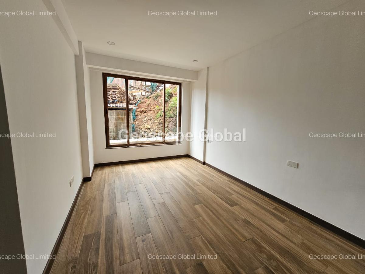 3 Bed Apartment with En Suite in Spring Valley - 4