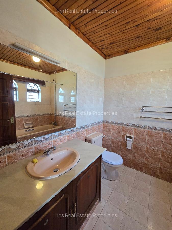 4 Bed Townhouse with En Suite in Westlands Area - 17