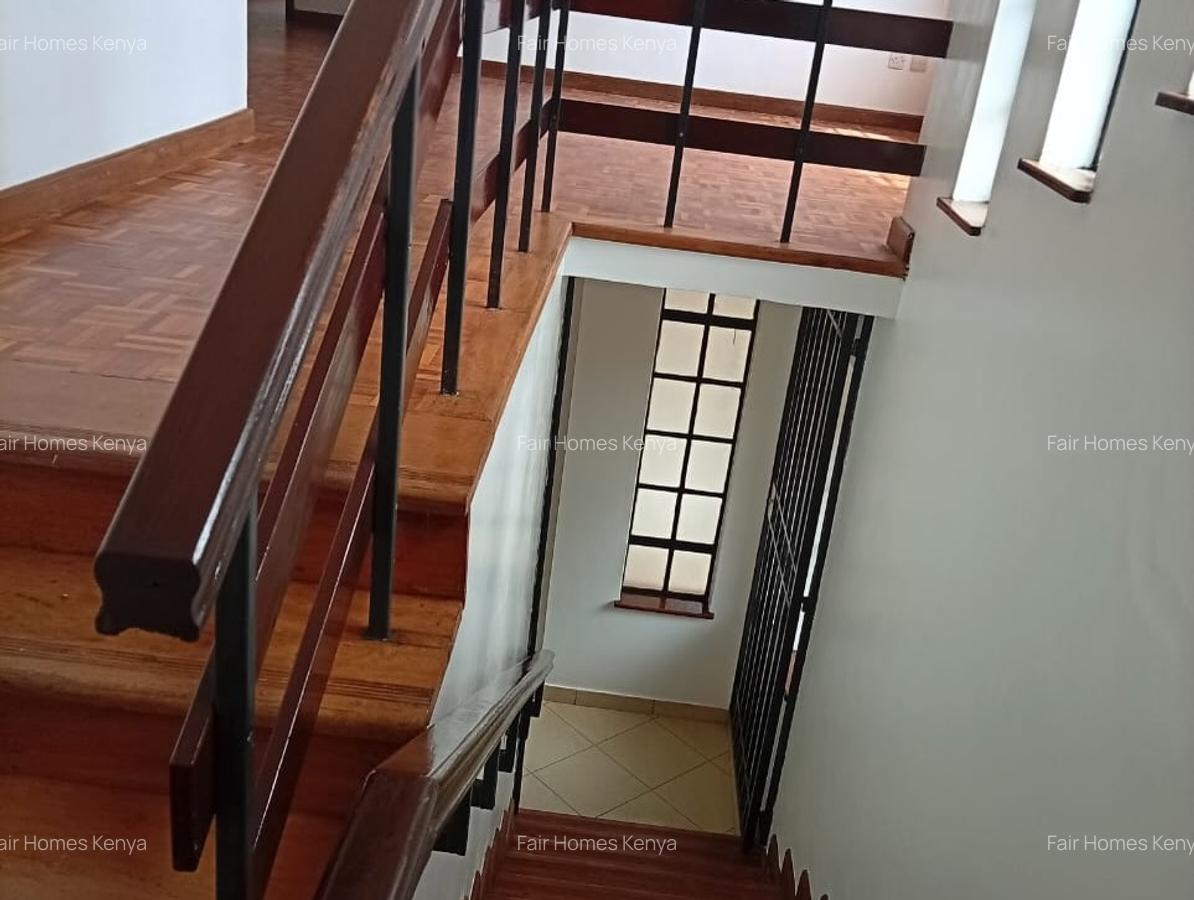 4 Bed Townhouse with En Suite at James Gichuru - 10