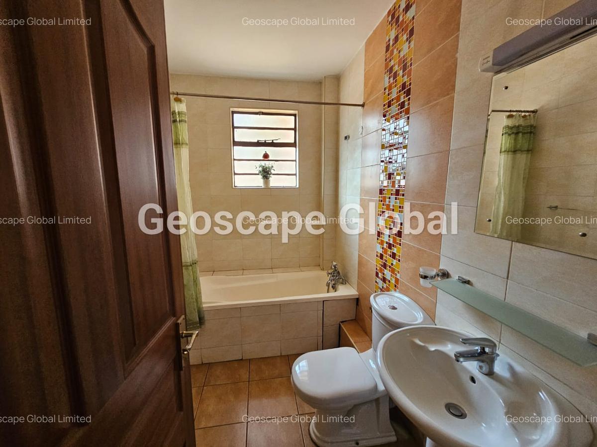 5 Bed Townhouse with En Suite in Lavington - 6