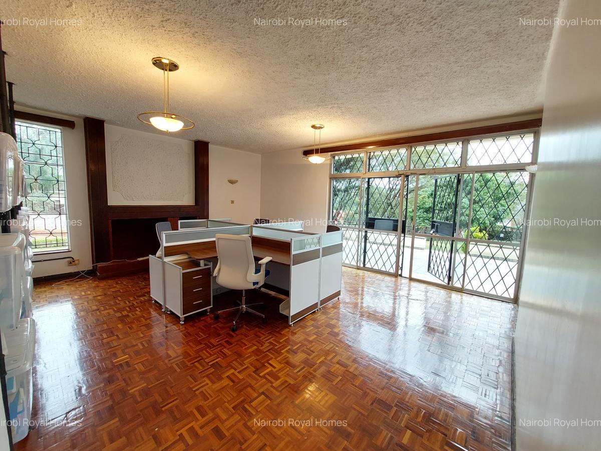 5 Bed House with En Suite at Whispers Avenue - 16