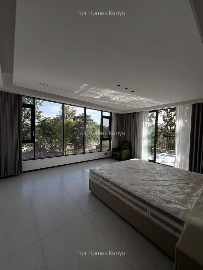 5 Bed Townhouse with En Suite at Lavington Green - 10