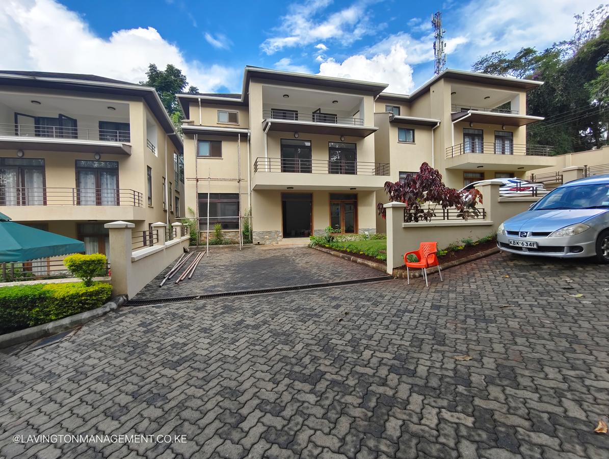 5 Bed Townhouse with En Suite at Lavington Green - 19