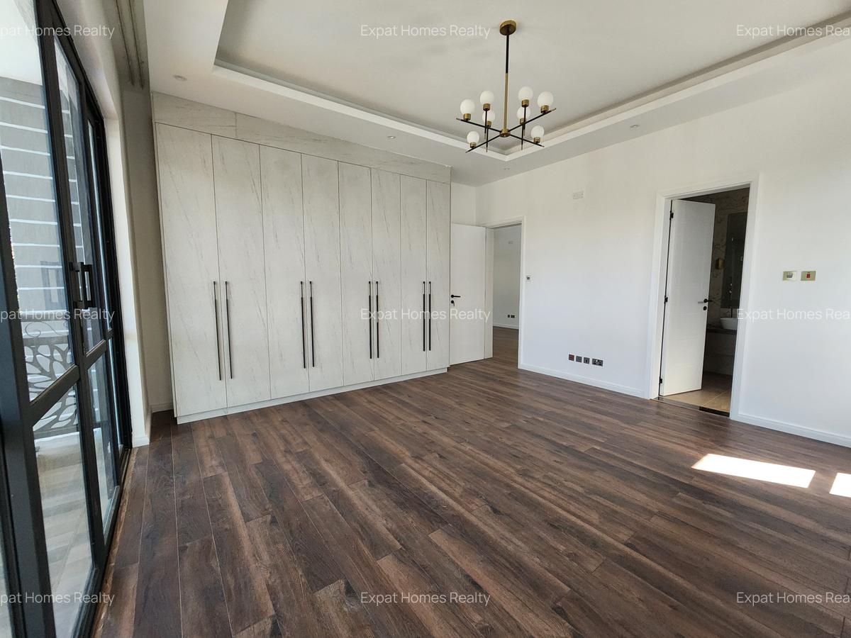 5 Bed Villa with En Suite in Lavington - 13