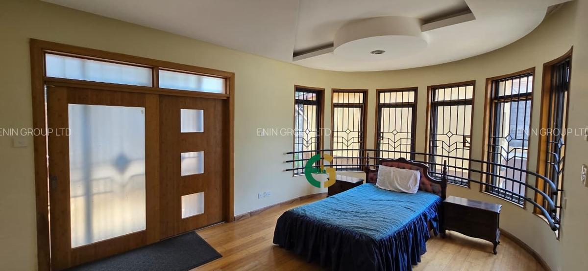 5 Bed House with En Suite in Kyuna - 10