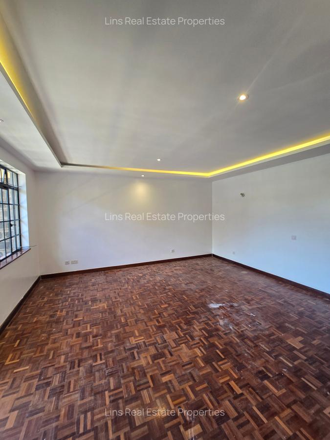 4 Bed Townhouse with En Suite in Lavington - 13