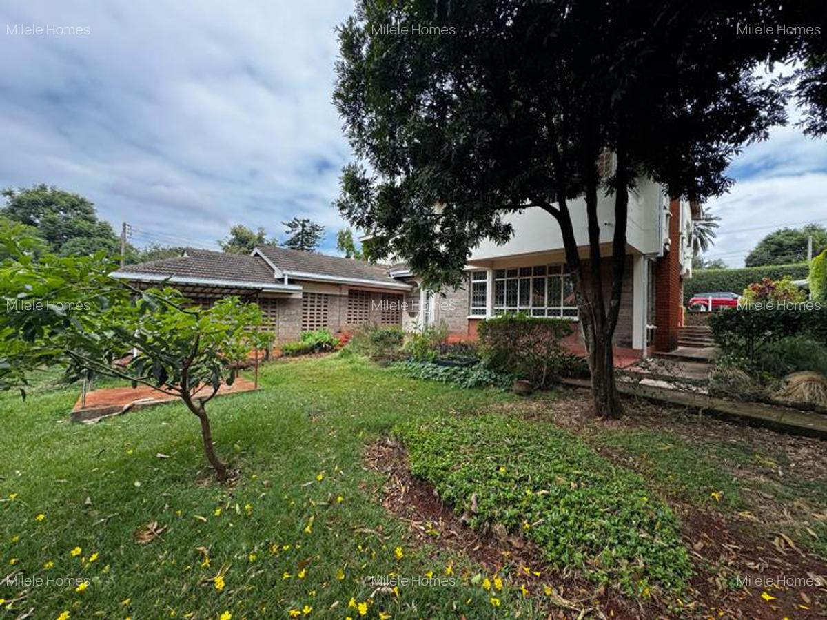 4 Bed Villa with En Suite at Mimosa Drive - 4