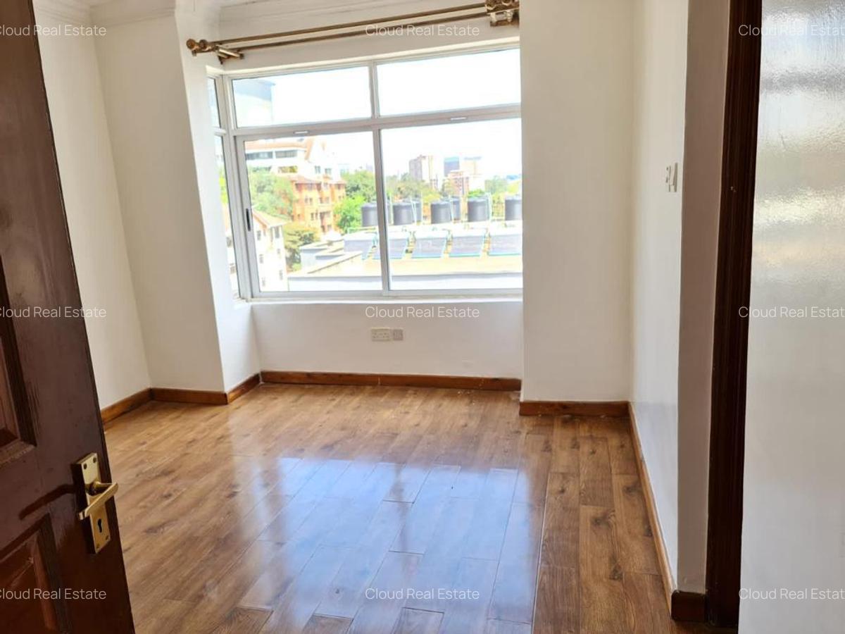 3 Bed Apartment with En Suite in Westlands Area - 9