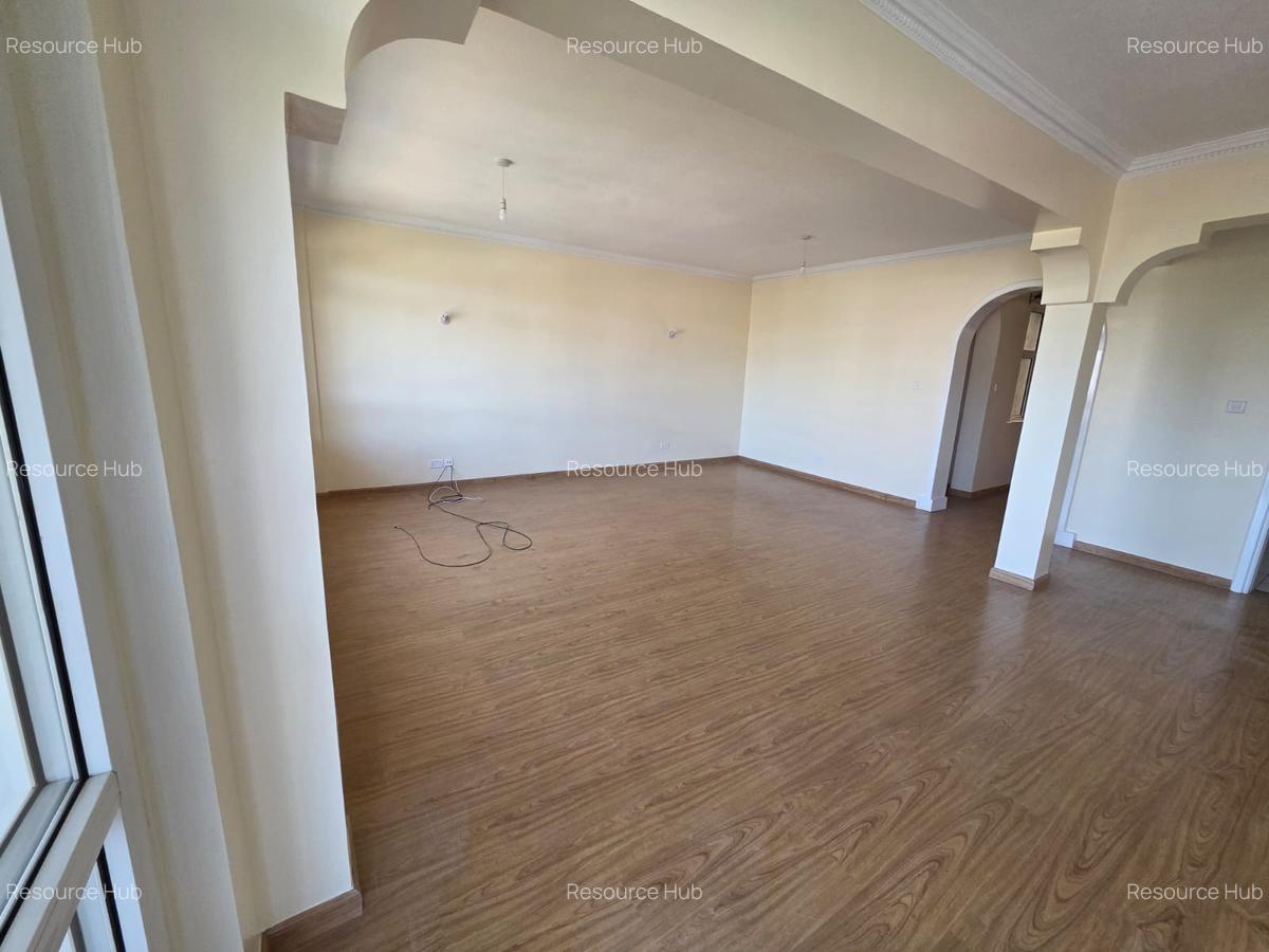 3 Bed Apartment with En Suite at Off Brookside Drive - 6