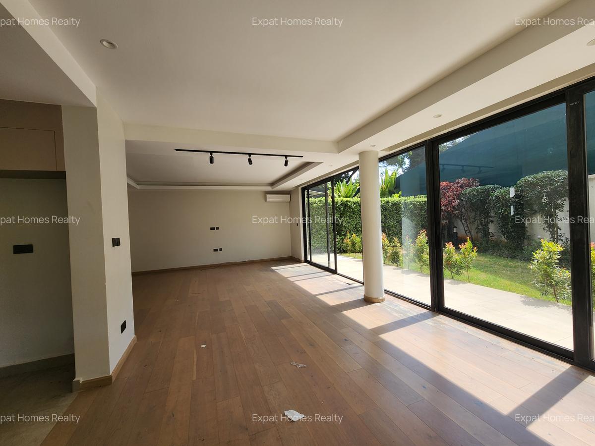 4 Bed Villa with En Suite in Lavington - 7