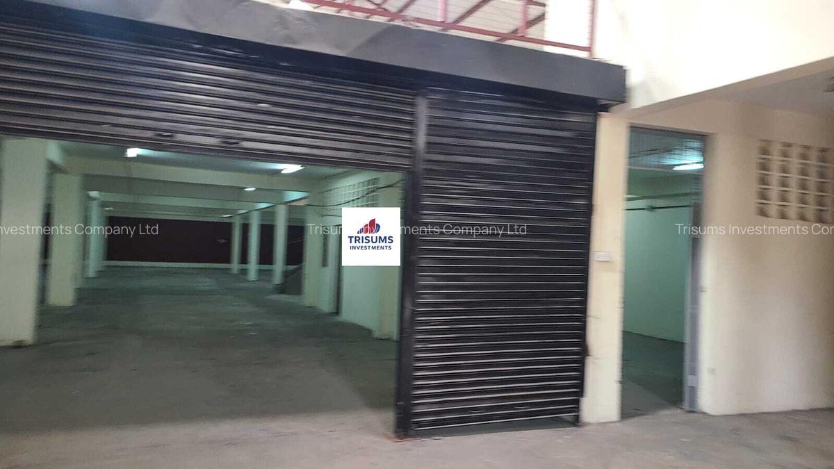 12,000 ft² Warehouse with Fibre Internet in Industrial Area - 12