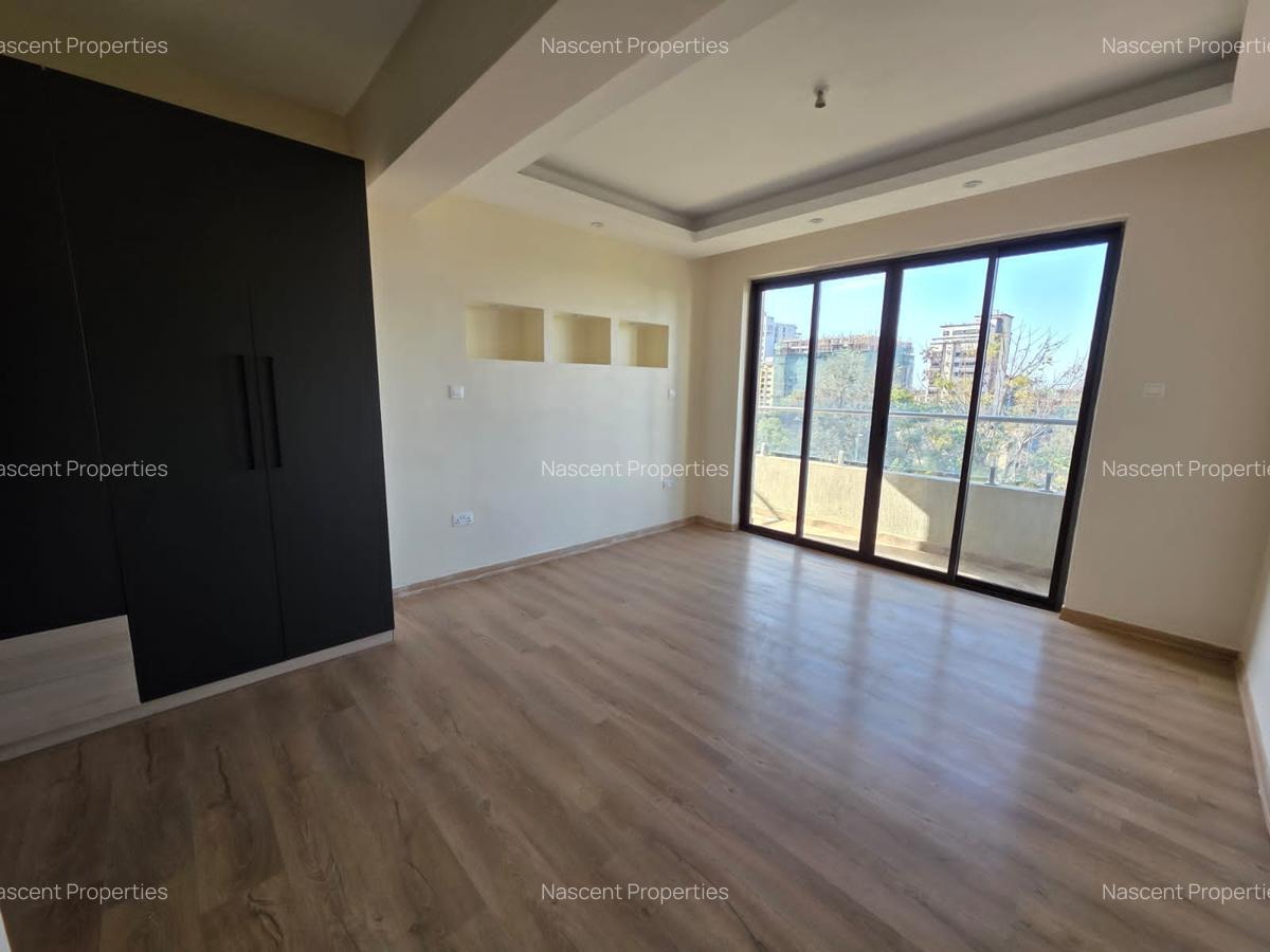 5 Bed Apartment with En Suite in Parklands - 4