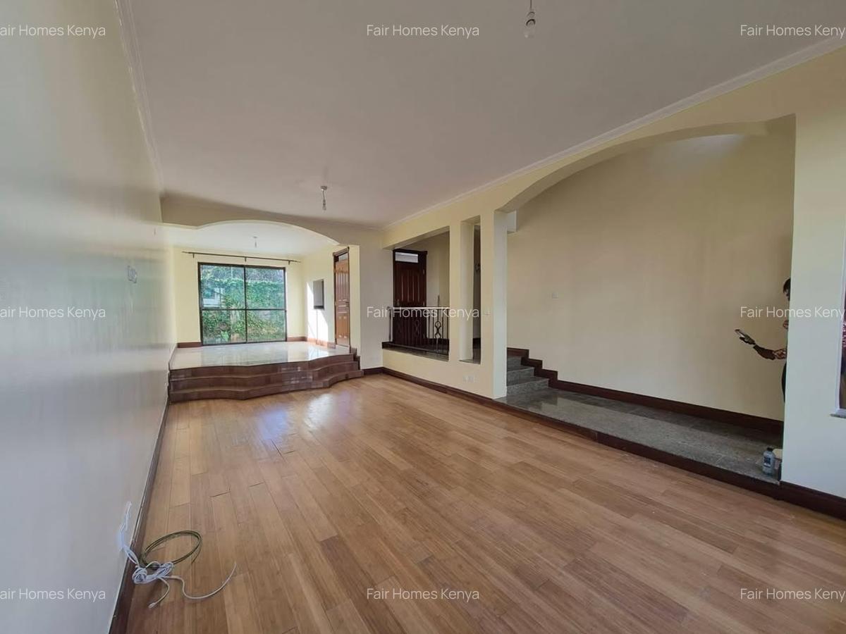 5 Bed Townhouse with En Suite at Westlands - 6