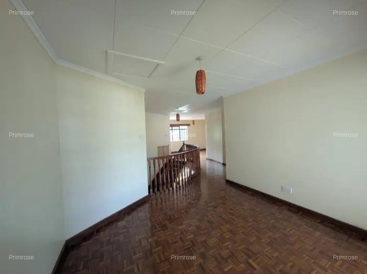 4 Bed House in Spring Valley - 4