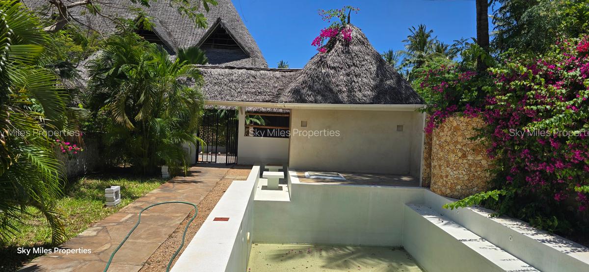 3 Bed Villa with En Suite at Garoda - 6