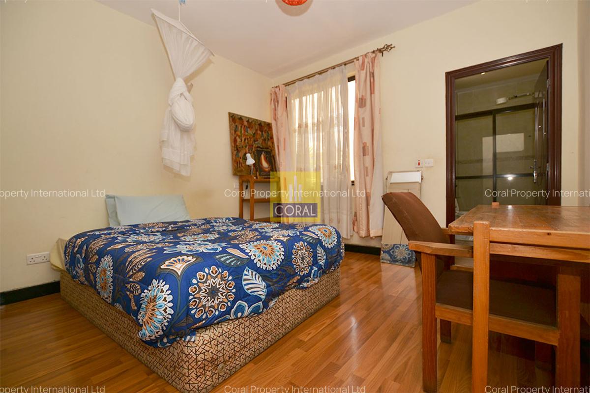 3 Bed Apartment in Parklands - 12