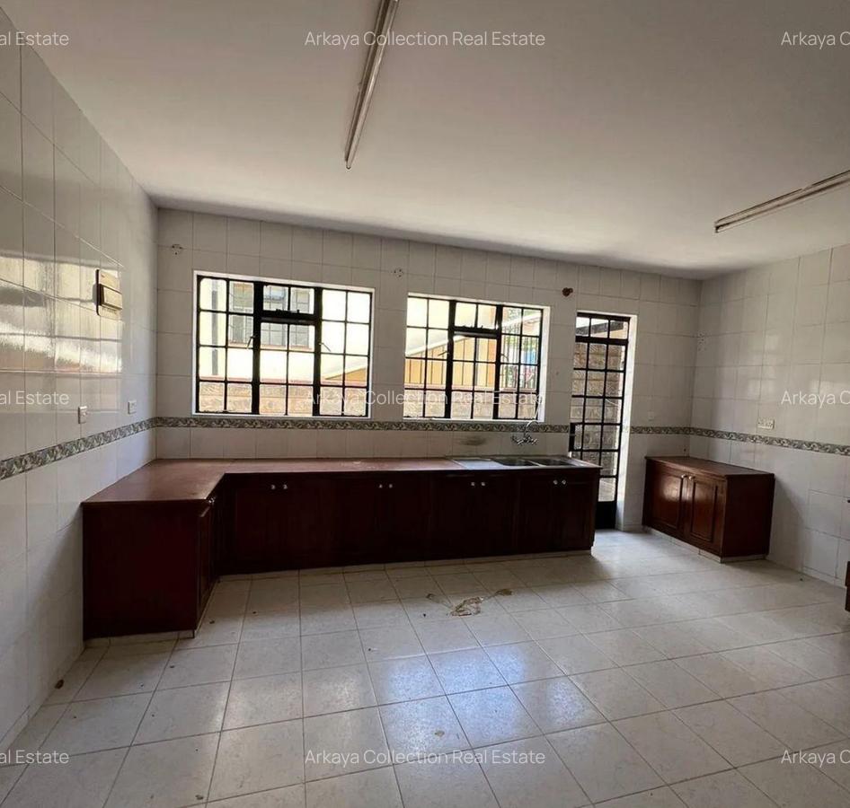 4 Bed Townhouse with En Suite in Lavington - 5