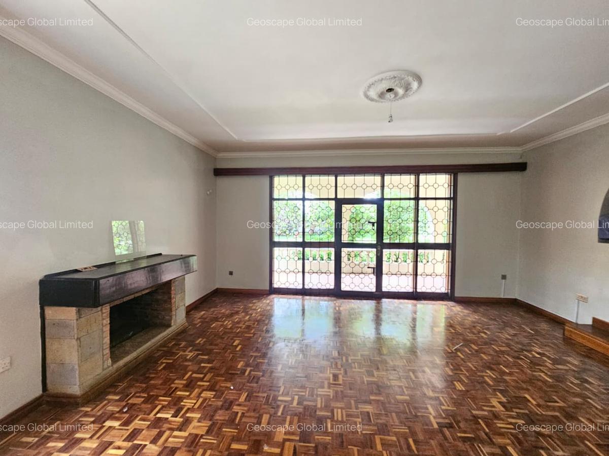 5 Bed House with En Suite in Nyari - 4
