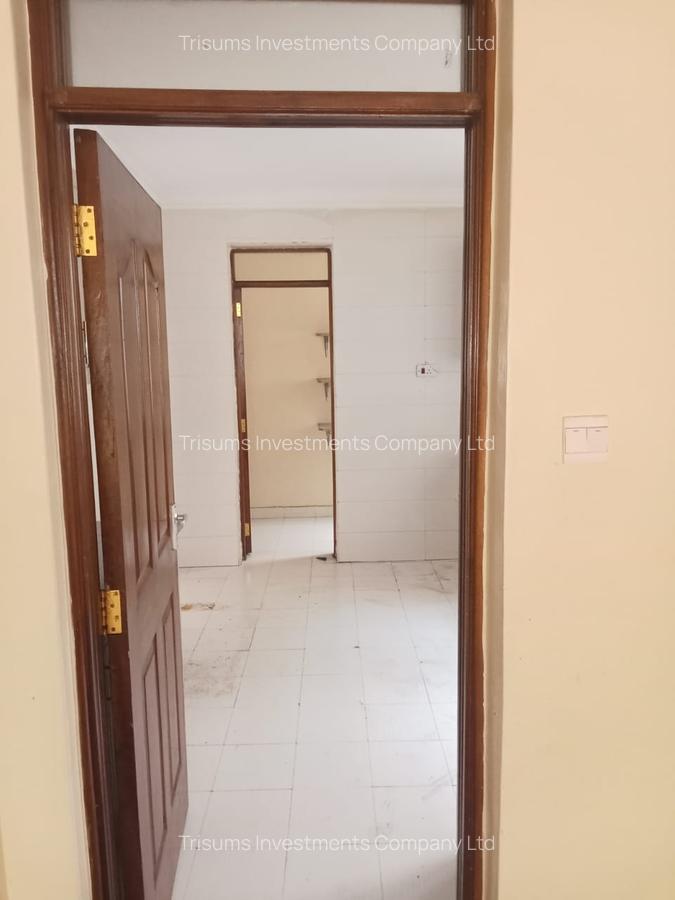 3 Bed Apartment with En Suite in Westlands Area - 12