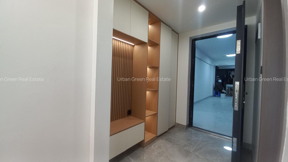 2 Bed Apartment with En Suite in Lavington - 5