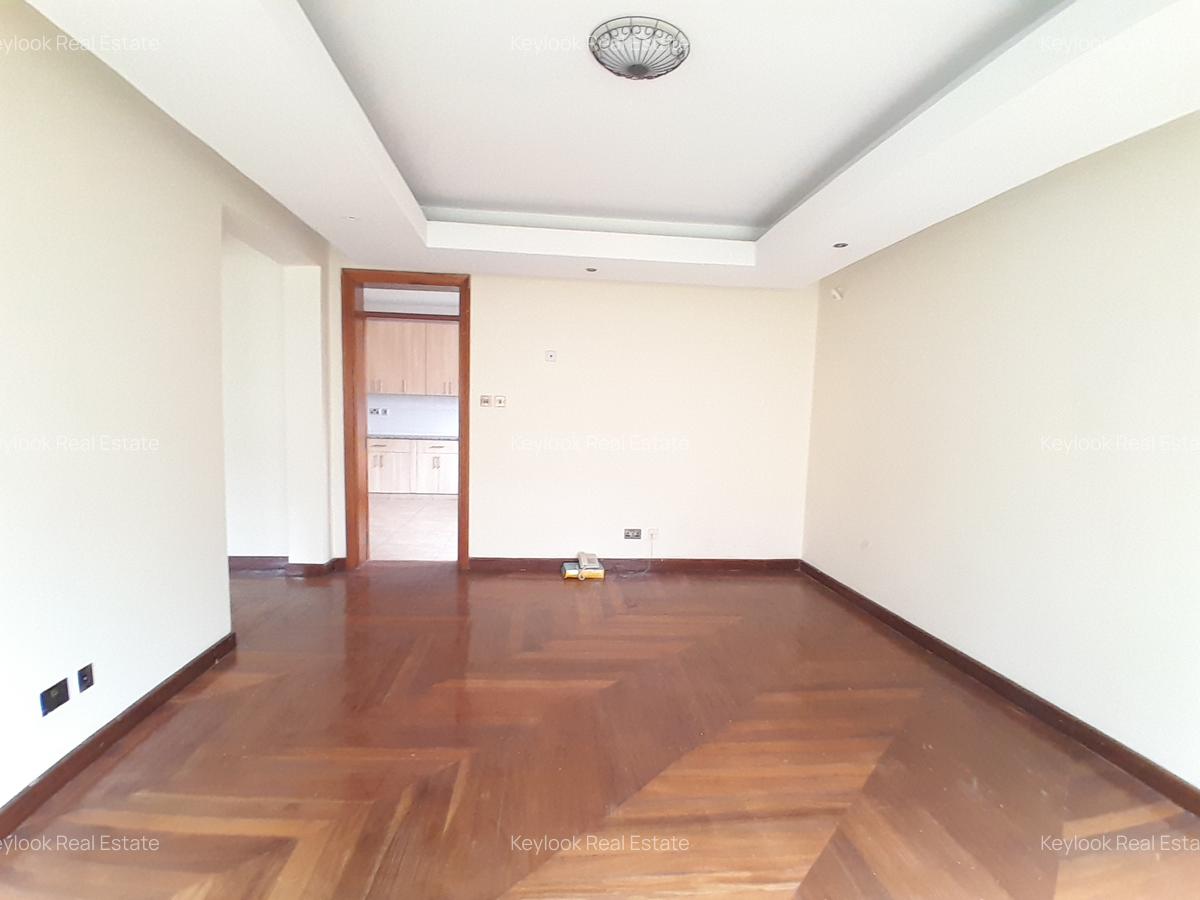 5 Bed Townhouse with En Suite at Lavington - 16