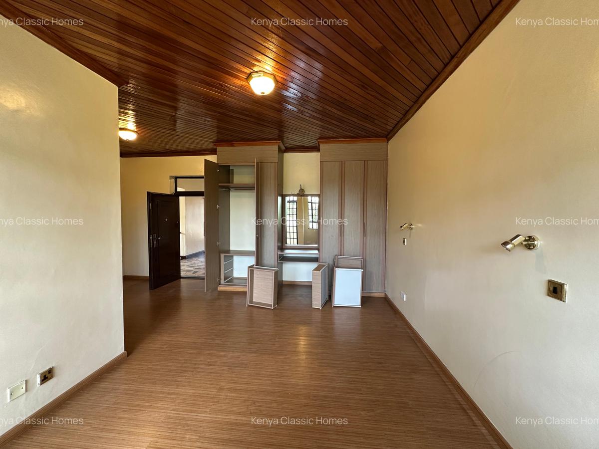 5 Bed Villa with En Suite at Lavington - 14