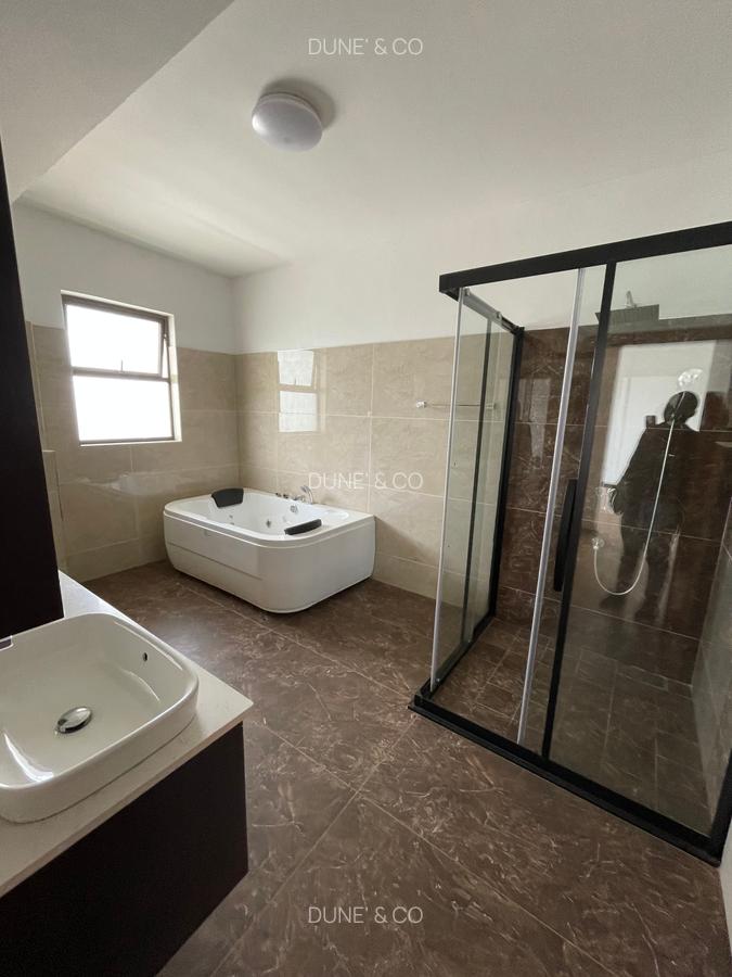 4 Bed Apartment with En Suite in Westlands Area - 18