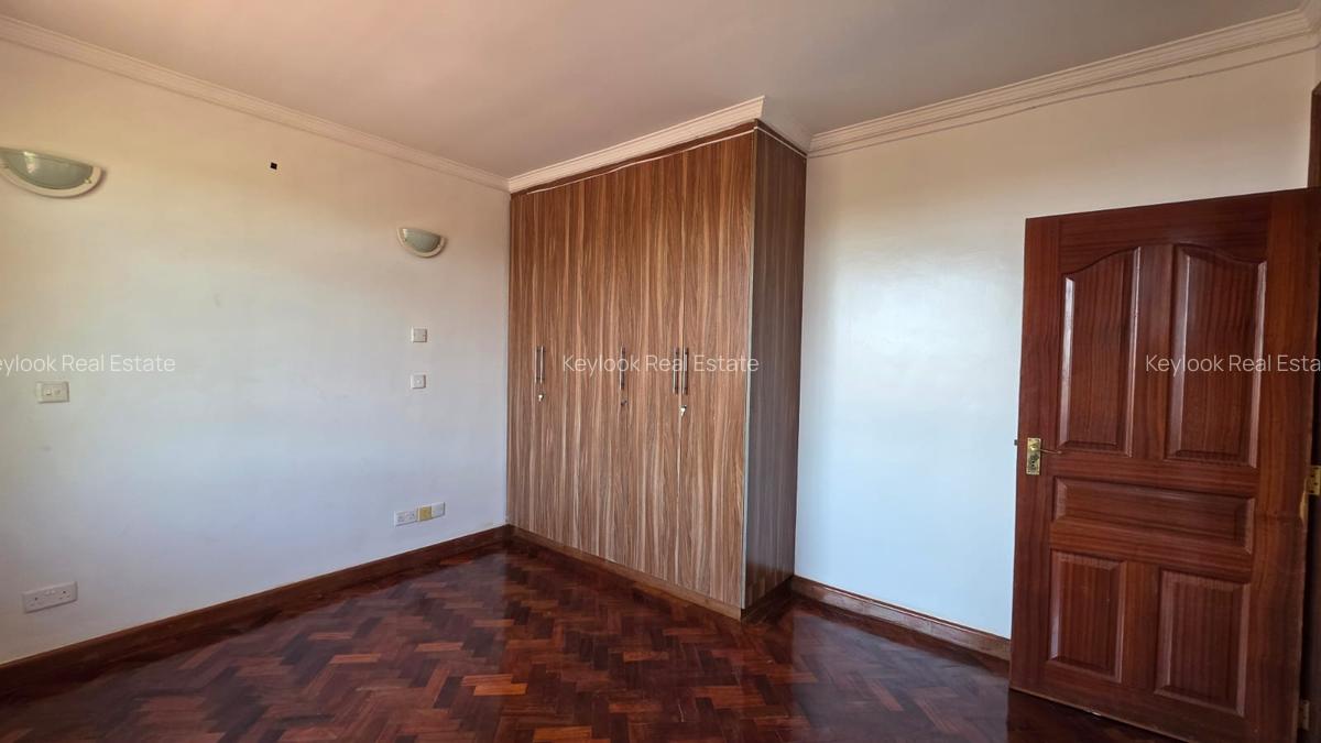 5 Bed Townhouse with En Suite at Kitisuru - 10