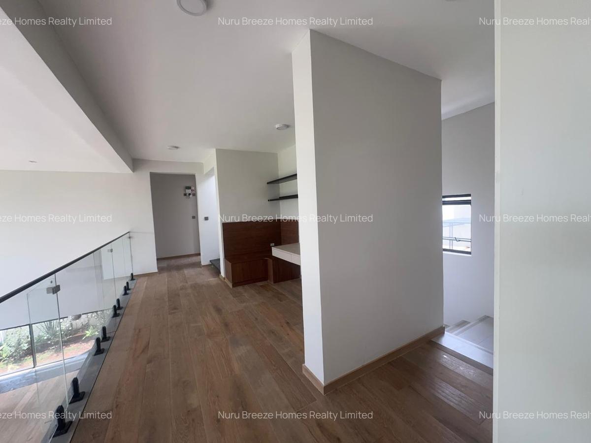 5 Bed Townhouse with En Suite in Runda - 11