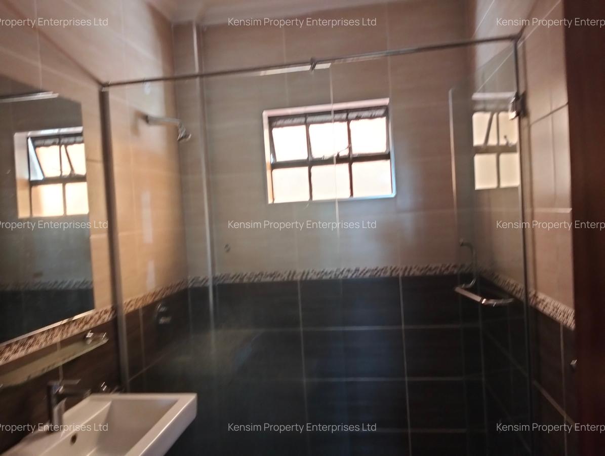 2 Bed Apartment with En Suite in Westlands Area - 12