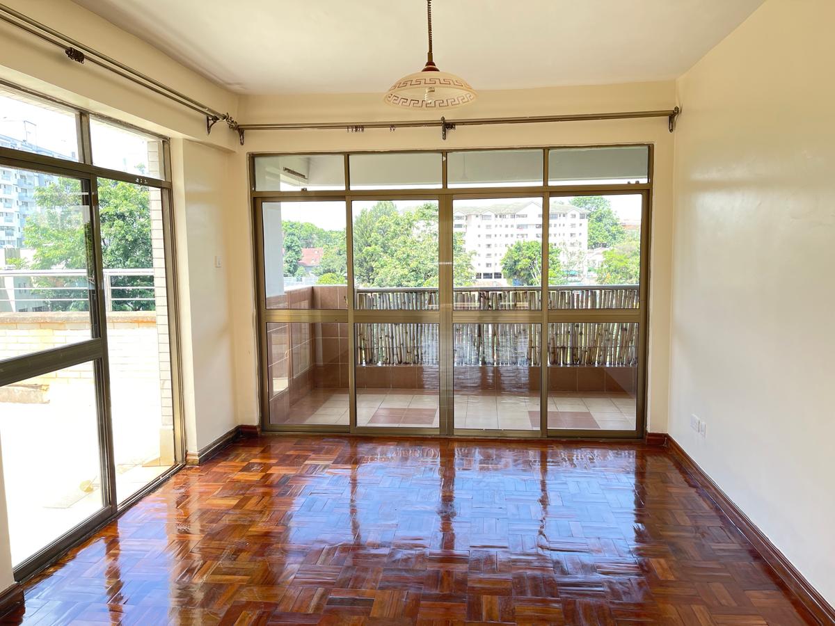 2 Bed Apartment with En Suite in Lavington - 5