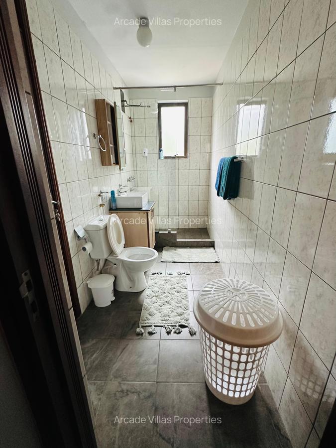 Serviced 1 Bed Apartment with En Suite in Riverside - 11