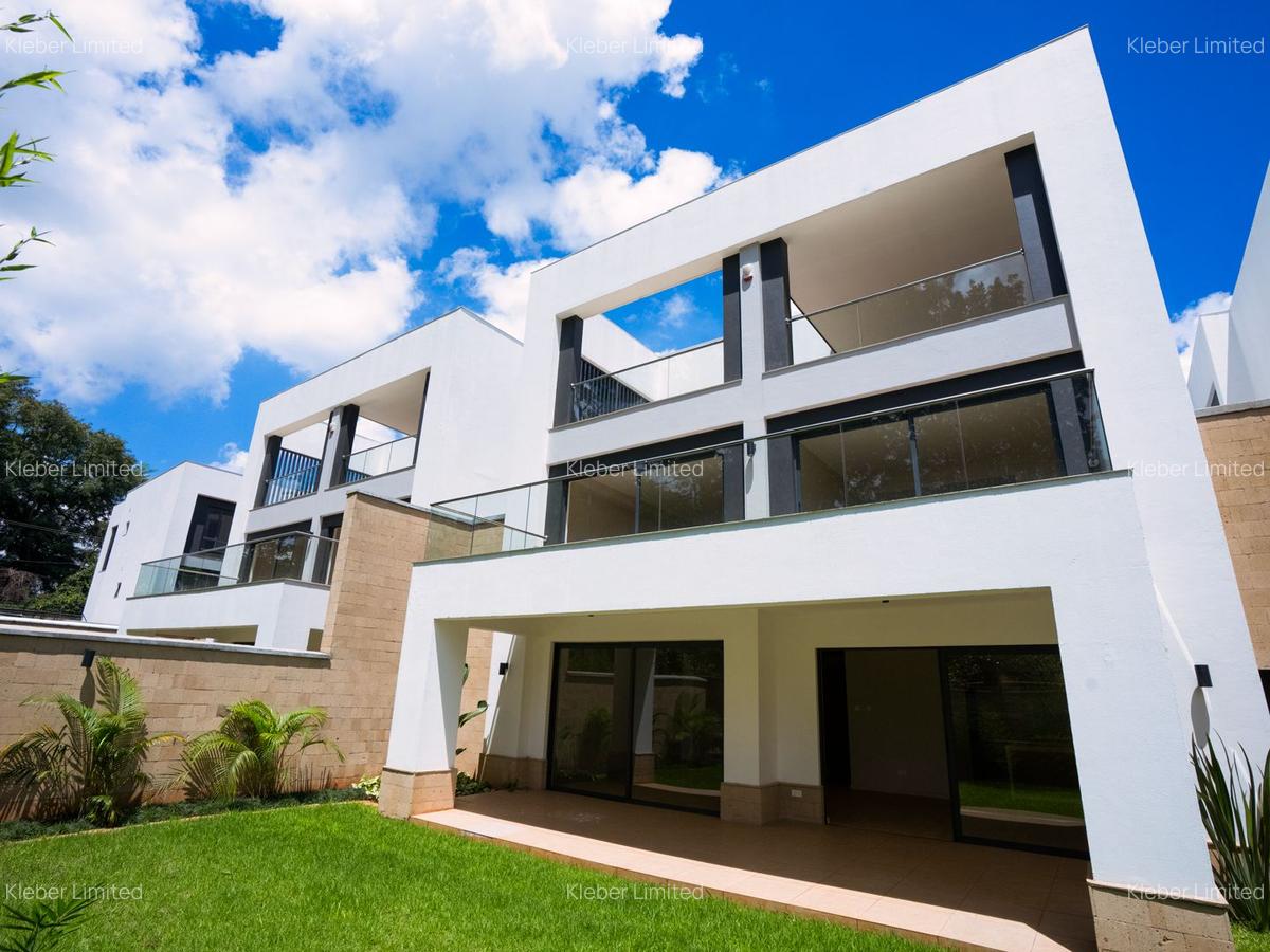 6 Bed House with En Suite in Kyuna - 13